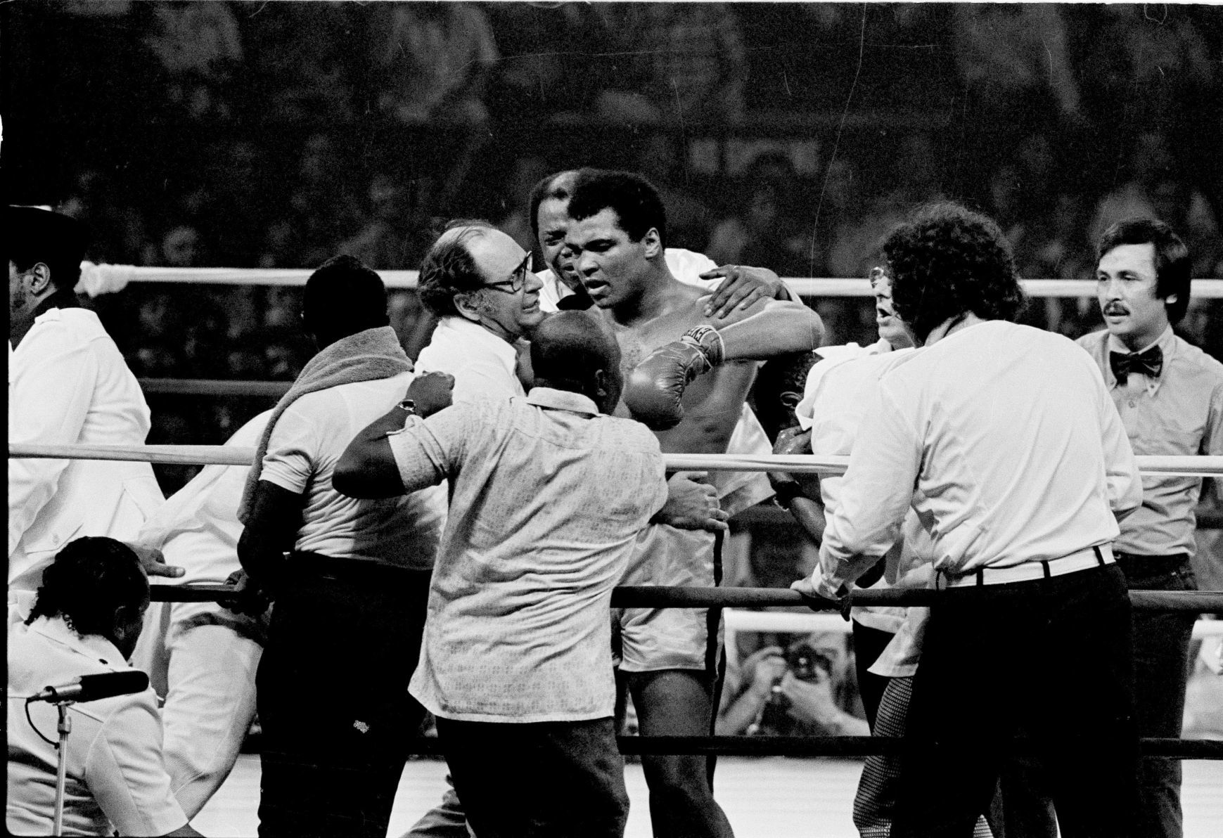 1975: ALI FRAZIER MANILA